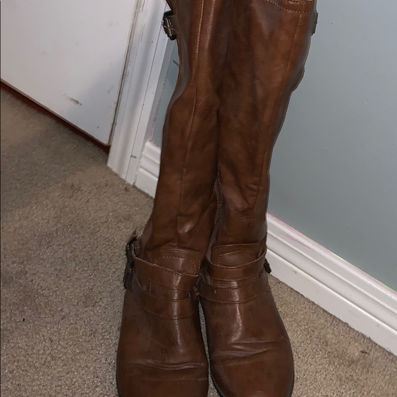 Brown knee high boots - Picture 2 of 3